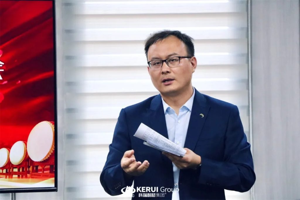 『聚合力，决胜收官战』满冠体育耐材召开10月月度总结表彰大会