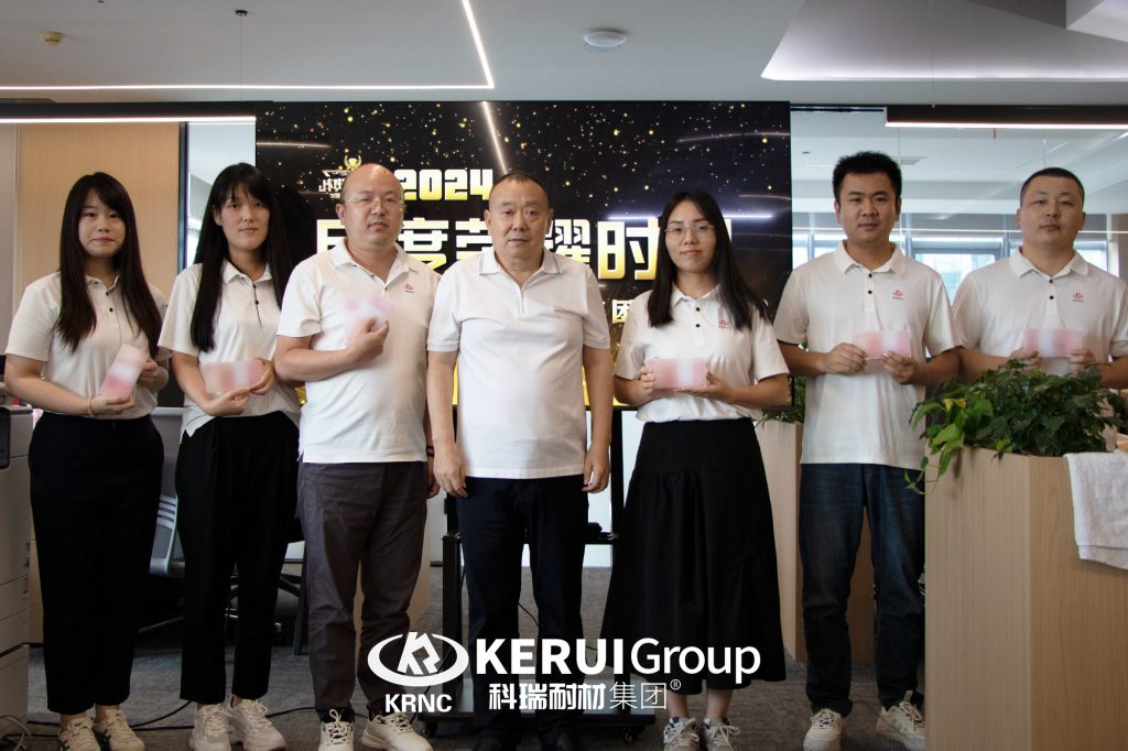 【乘风破浪·筑梦前行】满冠体育耐材举行8月月度总结暨表彰大会
